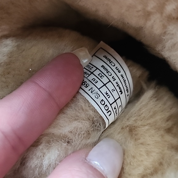 Ugg Bailey Button - Picture 7 of 10